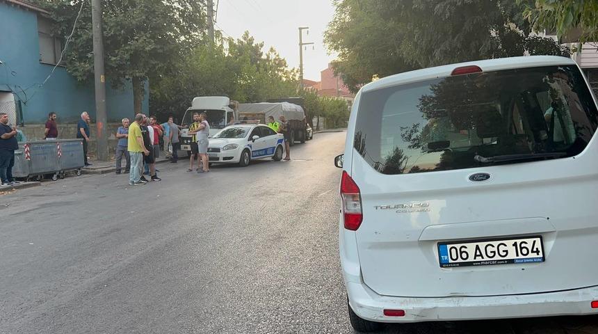 Kocaeli'de hafif ticari aracın çarptığı çocuk yaralandı