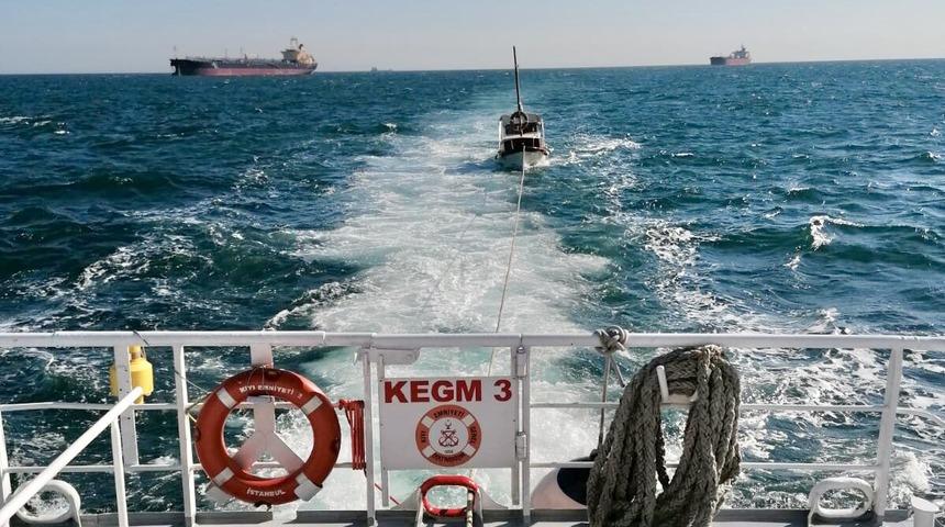 Ataköy açıklarında arızalanan tekne kurtarıldı
