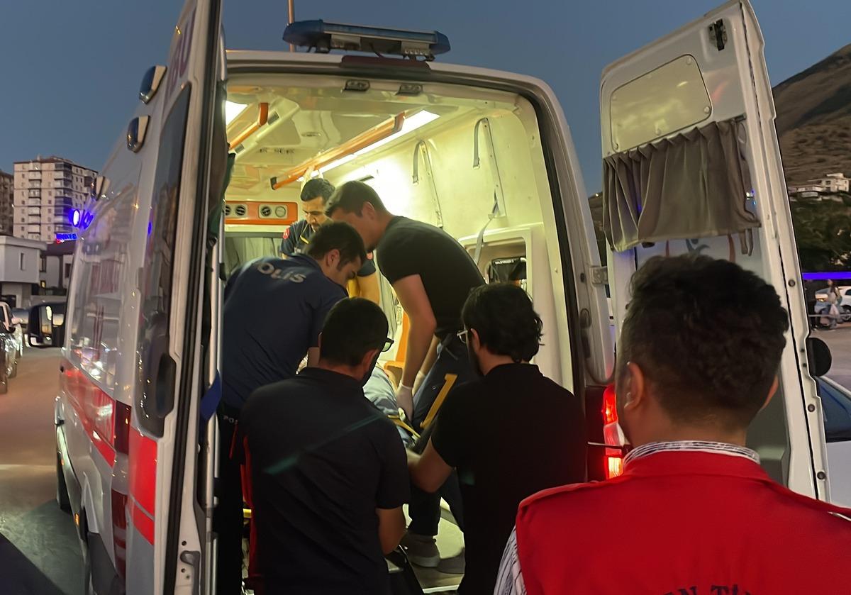 Kayseri'de yama&ccedil; paraş&uuml;t&uuml; pilotunun &ccedil;arptığı kişi yaralandı