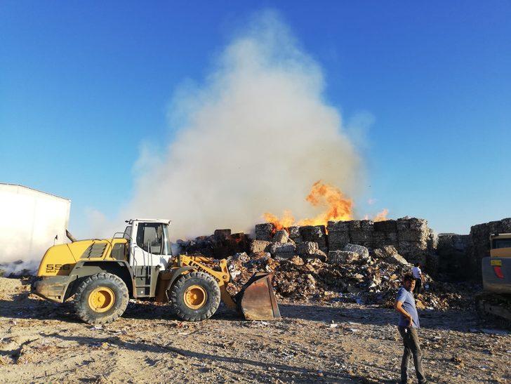 Çankırı'da kağıt fabrikasının bahçesinde çıkan yangın kontrol altına alındı G3