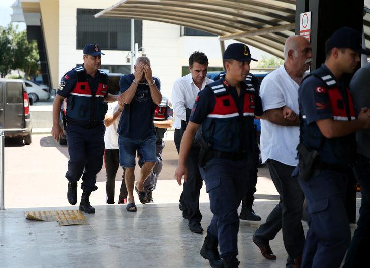 Antalya'da kendilerini "istihbaratçı" olarak tanıtan 5 zanlıdan 4'ü tutuklandı G3