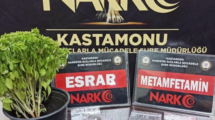 Kastamonu'da uyuşturucu ile yakalanan 4 şüpheliden ikisi tutuklandı