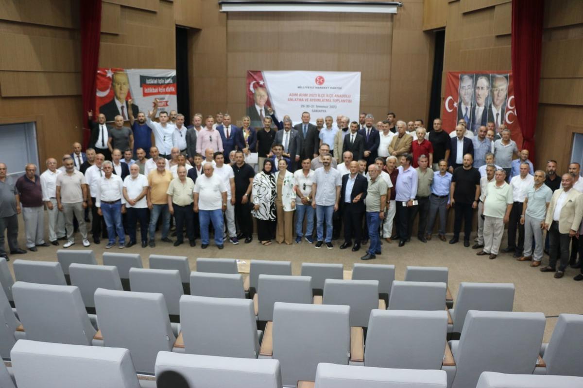 MHP heyeti Sakarya'da "Adım Adım 2023 İl&ccedil;e İl&ccedil;e Anlatma ve Aydınlatma" programı d&uuml;zenledi