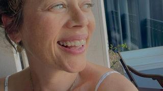 Demet Evgar hamilelik pozlarına yenisini ekledi