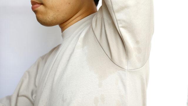 Sararmış tişörtleri çöpe atmayın! İlk günkü haline getirmek çok kolay