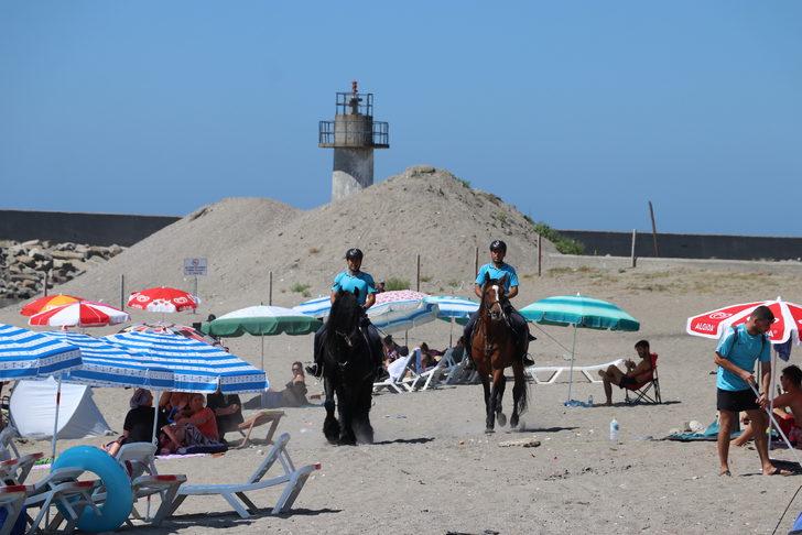 Zonguldak'ta sahiller atlı jandarma timine emanet G3