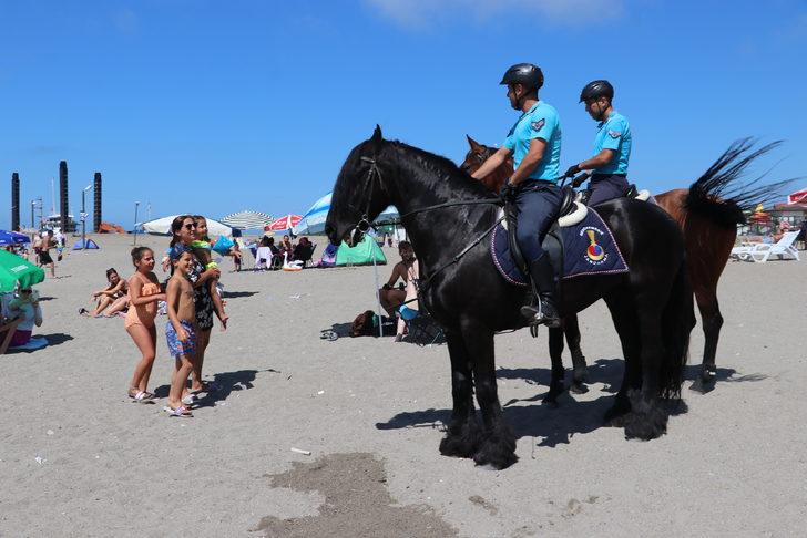 Zonguldak'ta sahiller atlı jandarma timine emanet G5