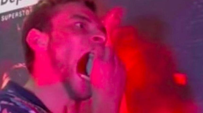 Güç gösterisi mide bulandırdı! Karma dövüş sanatları yıldızından akıllara zarar hareket