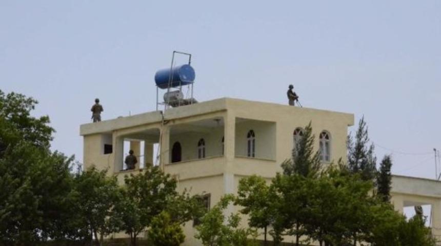 Davutoğlu, S&uuml;leyman Şah T&uuml;rbesi'ni ziyaret etti