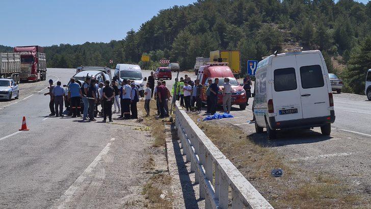 Kütahya'da otomobilin bariyerlere çarpması sonucu 1 kişi öldü G5