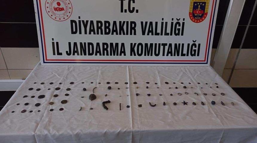 Diyarbakır'da tarihi eser kaçakçılığı operasyonunda 4 zanlı yakalandı