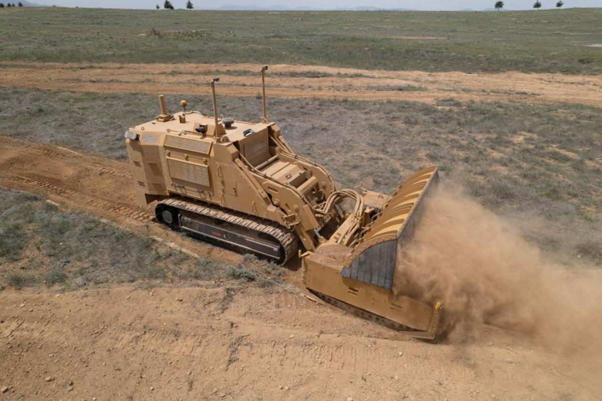 Milli Savunma Bakanlığından Azerbaycan'a 13 Mekanik Mayın Temizleme Aracı