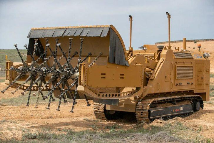 Milli Savunma Bakanlığından Azerbaycan'a 13 Mekanik Mayın Temizleme Aracı G3