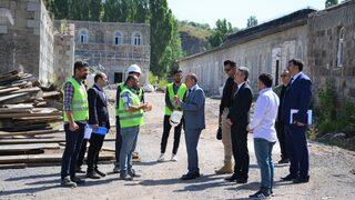 Ardahan'da inşaatı devam eden Millet Bahçesi tarihi kale ve Kura Nehri ile bütünleşecek