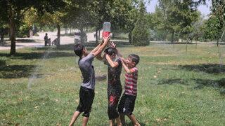 Güneydoğu Anadolu'da sıcak hava bunaltıyor