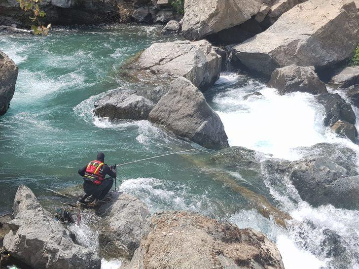 Müküs Çayı'nda akıntıya kapılan hemşireyi arama çalışmaları 50 gündür sürüyor G4