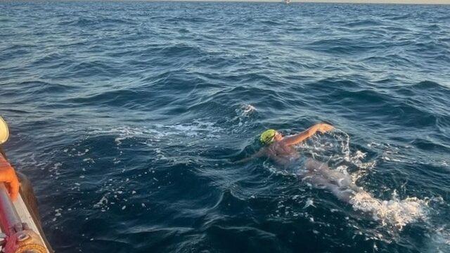 Genç yüzücü Aysu Türkoğlu, Manş Denizi'ni geçmenin gururunu yaşıyor