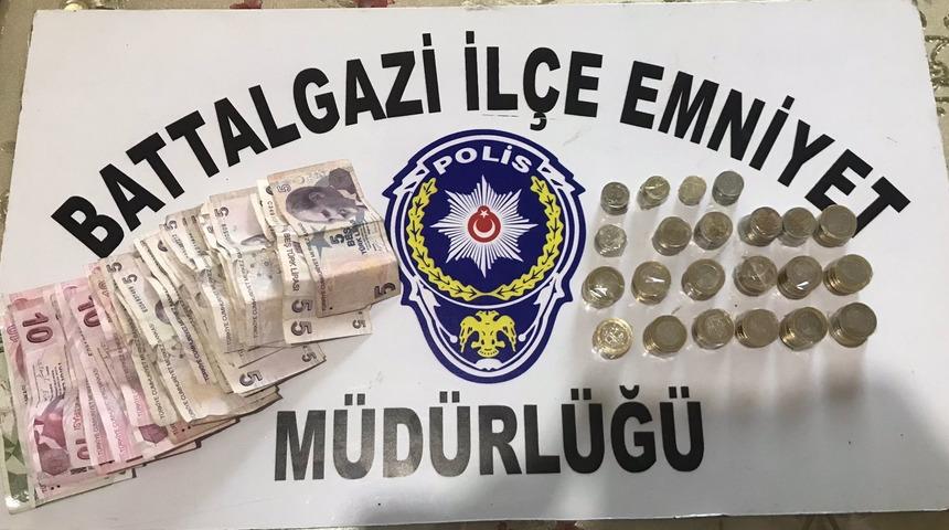 Malatya'da bağış kumbarasını çalan şüpheli yakalandı