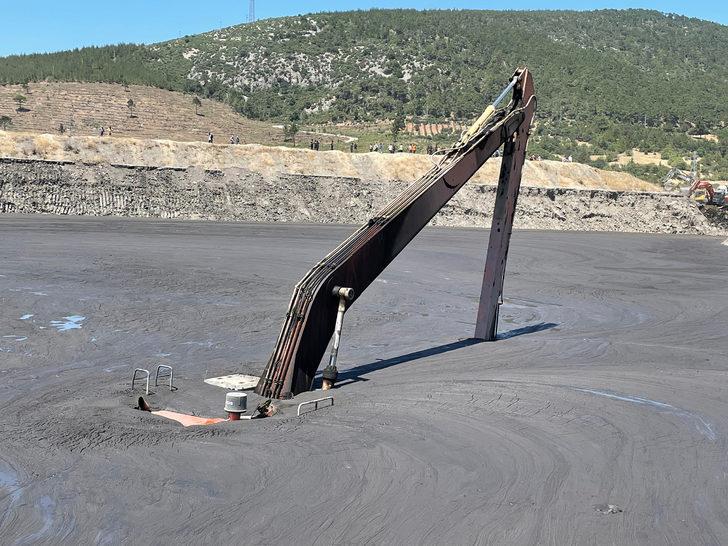 GÜNCELLEME - Manisa'da çamur altında kalan işçiyi arama çalışması sürüyor G3