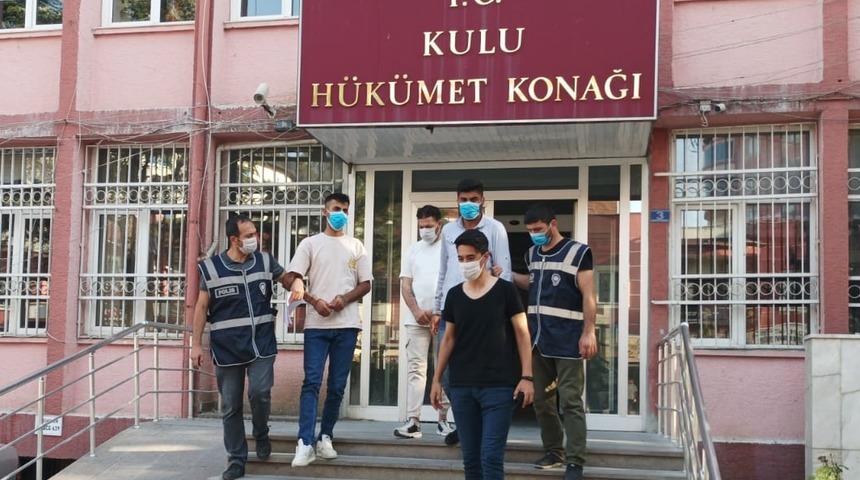 Konya'da düğüne giden akrabalarının evinden döviz ve ziynet eşyası çalan şüpheliler yakalandı