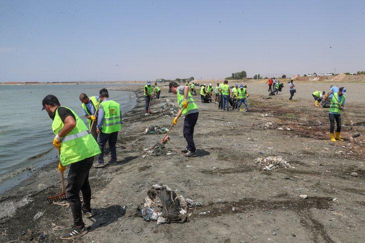 Belediye ekipleri Van Gölü sahilindeki çöpleri topladı G2