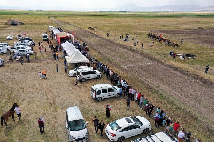 Ağrı'da "Mahalli At Yarışları Şenliği" düzenlendi G2