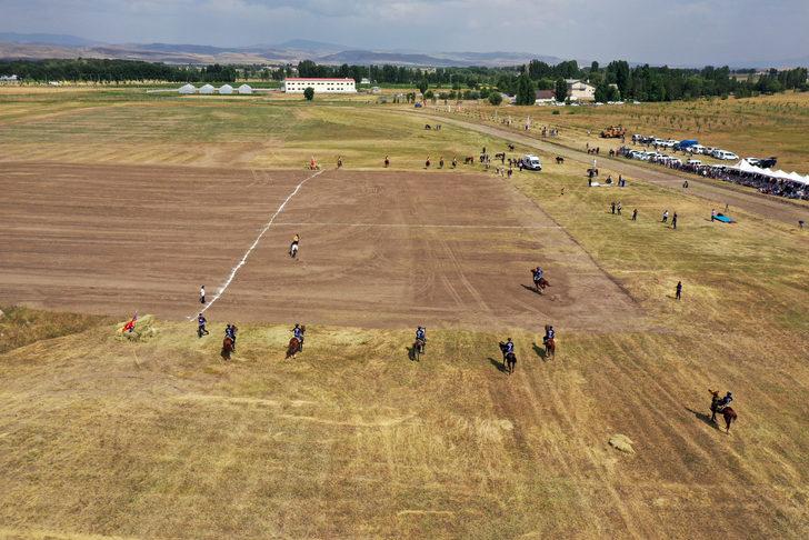Ağrı'da "Mahalli At Yarışları Şenliği" düzenlendi G3