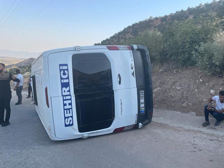 Şırnak'ta aynı beldedeki iki ayrı trafik kazasında 11 kişi yaralandı G4