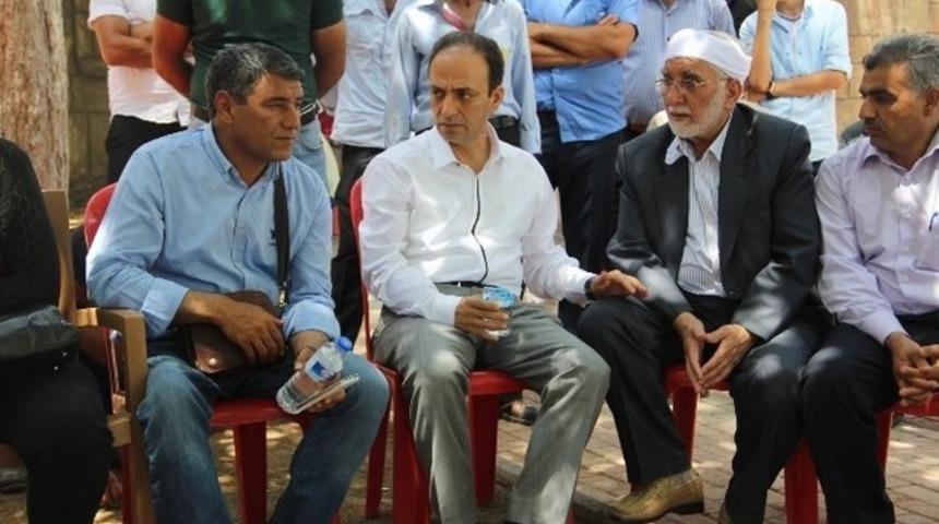 Osman Baydemir Suruç’taki patlama alanına geldi