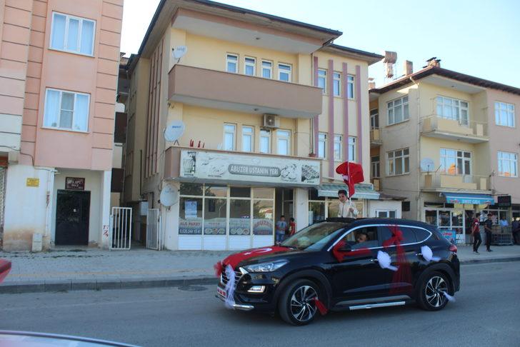 Doğanşehir Kaymakamı, makam aracını sünnet olan şehit oğluna tahsis etti G2