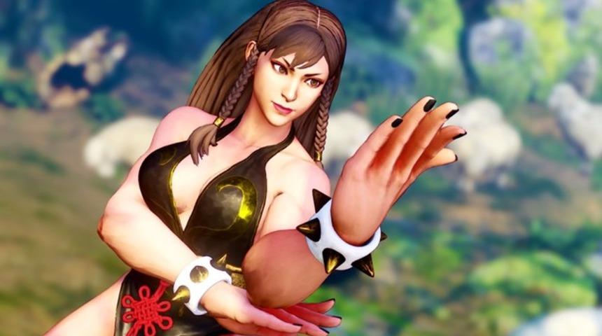 Yanlışlıkla Chun-Li Cosplay'i yaptı