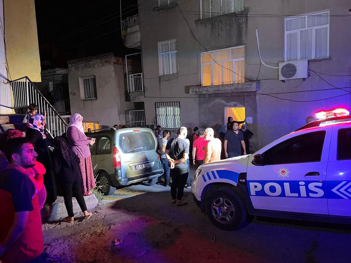 İzmir'de kavga ihbarına giden polis y&uuml;ksekten d&uuml;şerek yaralandı