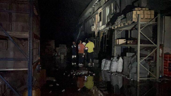 Kocaeli'de kalıp üretimi yapılan fabrikada çıkan yangın söndürüldü G2