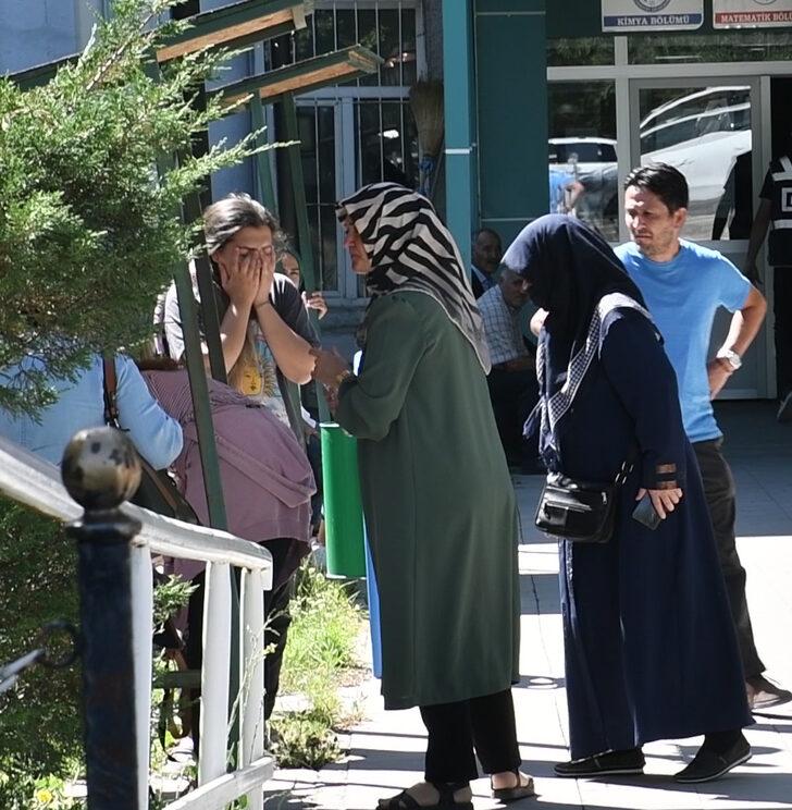 Sivas'ta kimliğini unuttuğu için KPSS'ye giremeyen aday gözyaşı döktü G1