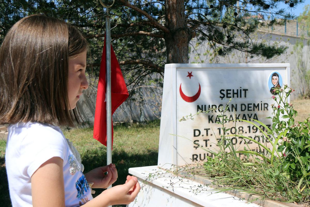 Ter&ouml;ristlerin katlettiği şehit Bedirhan bebek ve annesi Sivas'ta anıldı