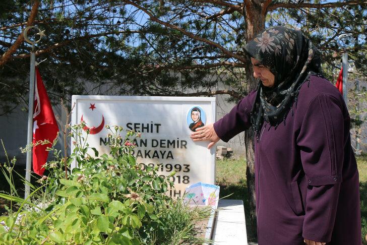 Teröristlerin katlettiği şehit Bedirhan bebek ve annesi Sivas'ta anıldı G3