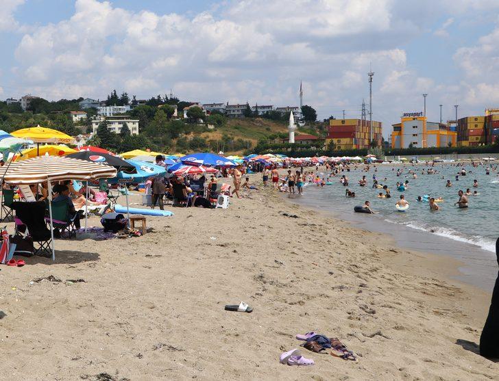 Tekirdağ'da sıcak havadan bunalanlar denizde serinlemeye çalıştı G2