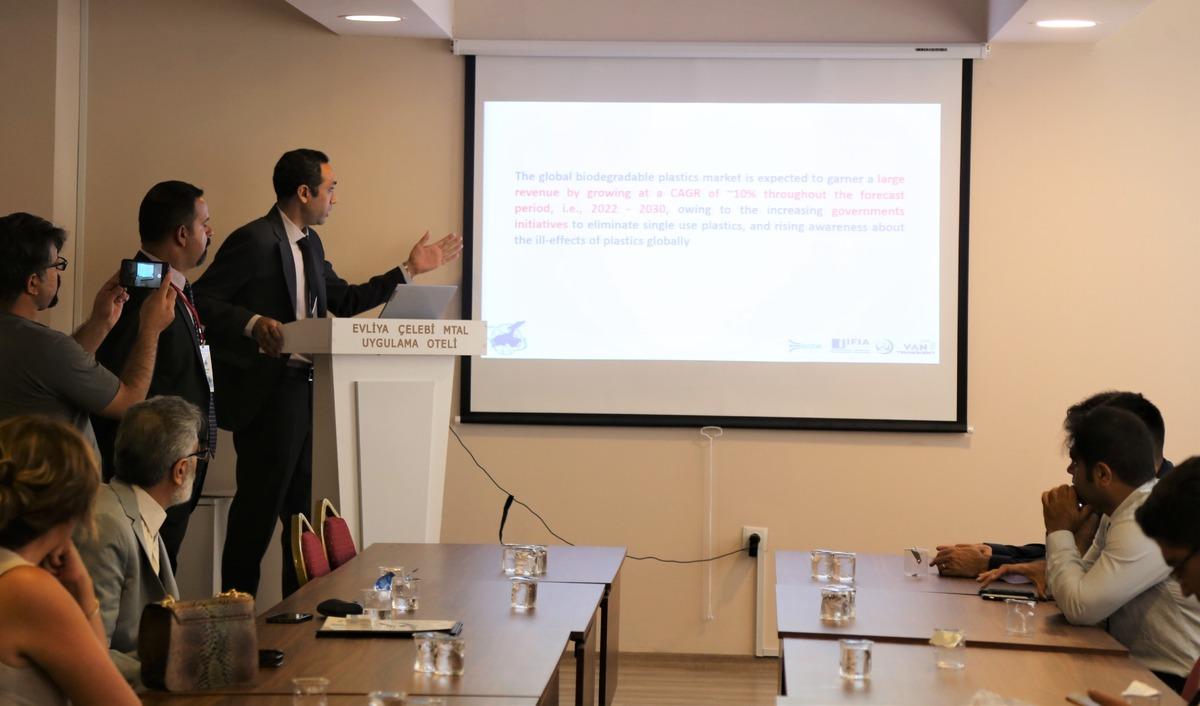 Van'da ger&ccedil;ekleştirilen "Uluslararası Girişimci ve Yatırımcı Zirvesi" sona erdi