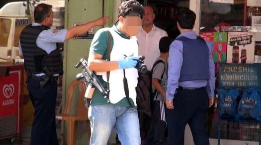 Y&uuml;z&uuml; maskeli gasp&ccedil;ılar, sigara dağıtım aracını soydu