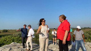 İsviçre'nin Ankara Büyükelçisi Ruch, Adana'daki Sirkeli Höyüğü'nü gezdi