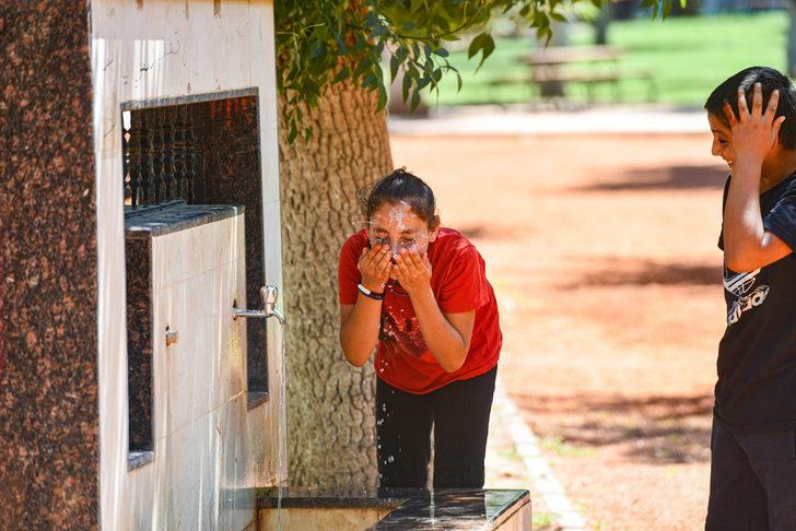 Güneydoğu Anadolu'da sıcak hava hayatı olumsuz etkiliyor G5