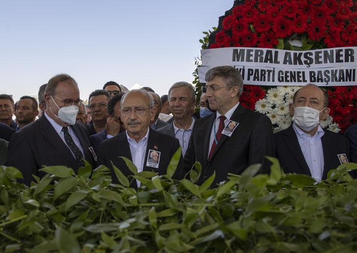 Kılıçdaroğlu, CHP Sözcüsü Faik Öztrak'ın annesinin cenaze törenine katıldı G2