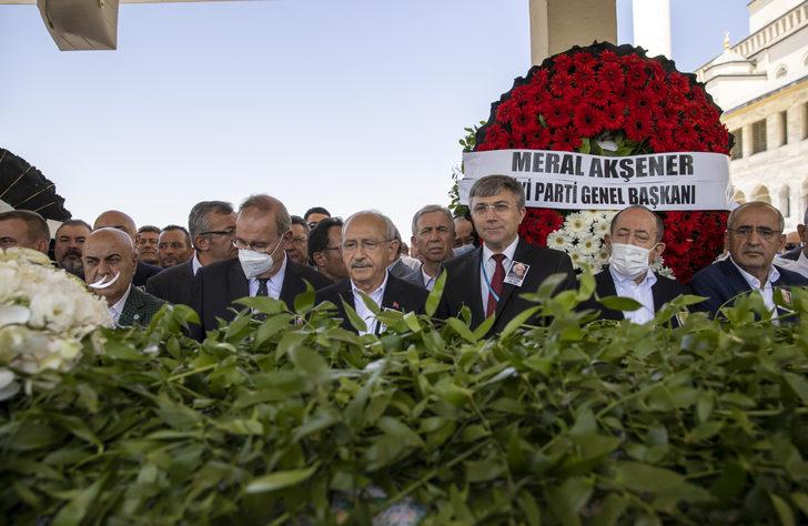 Kılıçdaroğlu, CHP Sözcüsü Faik Öztrak'ın annesinin cenaze törenine katıldı G3