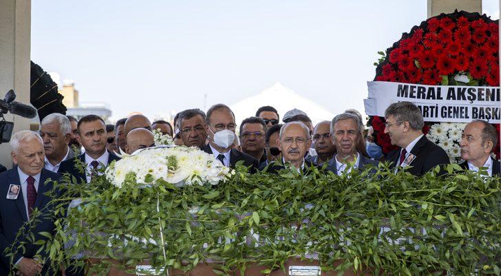 Kılıçdaroğlu, CHP Sözcüsü Faik Öztrak'ın annesinin cenaze törenine katıldı G4
