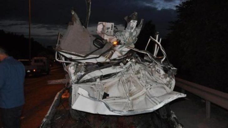 İzmir'de zincirleme kaza: 1'i ağır 4 yaralı