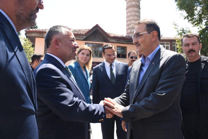 Enerji ve Tabii Kaynaklar Bakanı Dönmez, Bilecik'te selden etkilenen bölgelerde muhtarlarla buluştu G2