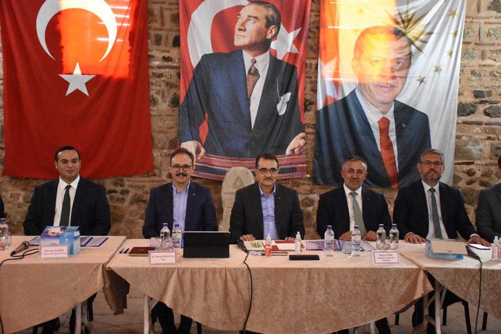 Enerji ve Tabii Kaynaklar Bakanı Dönmez, Bilecik'te selden etkilenen bölgelerde muhtarlarla buluştu G3