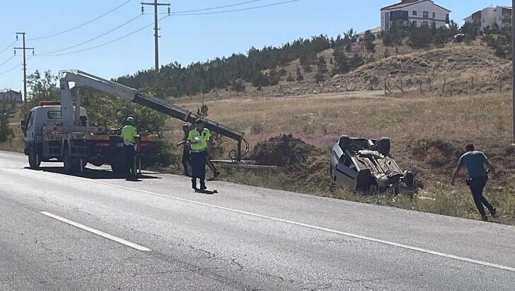 Sivas'ta devrilen hafif ticari araçtaki 7 kişi yaralandı G3