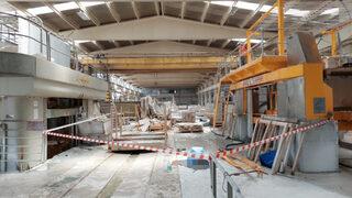 Konya'da üzerine mermer plakalar devrilen işçi öldü