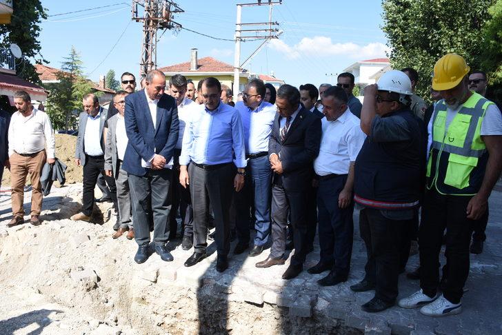 Enerji ve Tabii Kaynaklar Bakanı Dönmez, Yenipazar Belediyesi'ni ziyaret etti G4